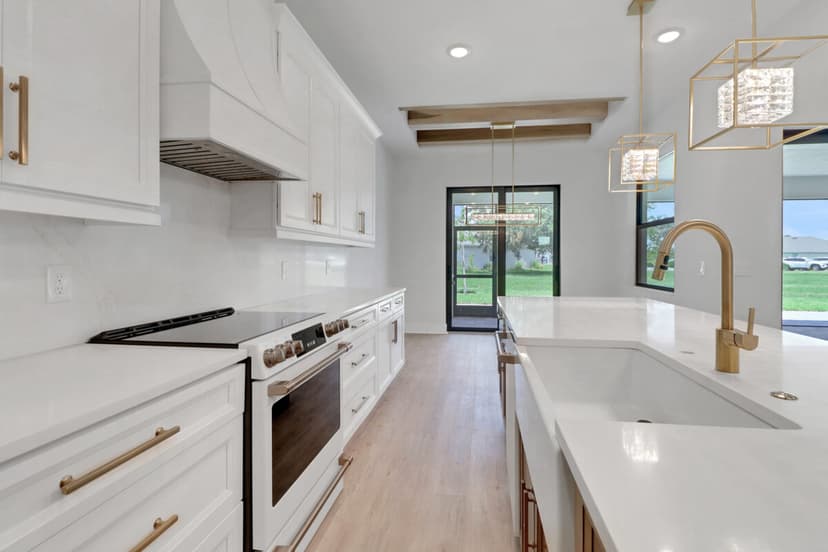 Hardwyn kitchen and living area